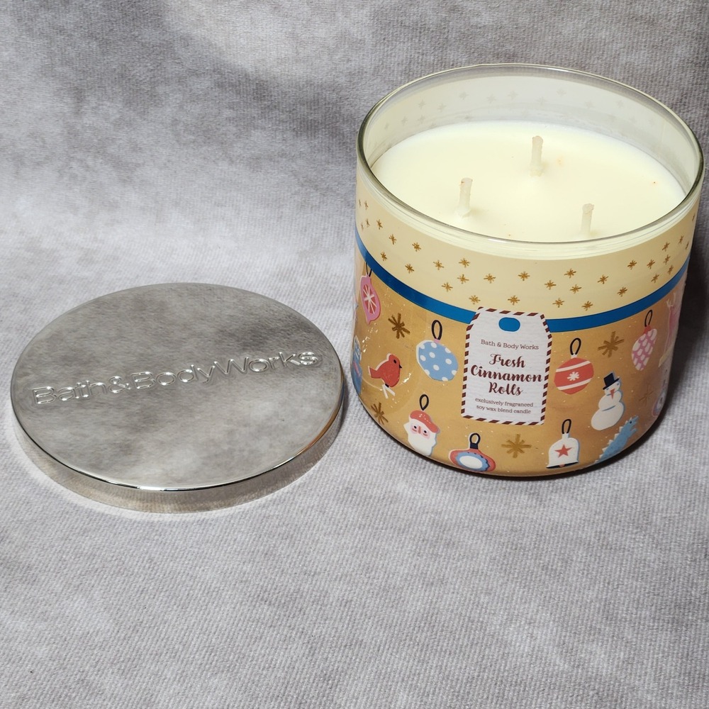 Bath & Body Works Fresh Cinnamon Rolls 3-Wick Scented Candle 14.5oz Holiday Jar